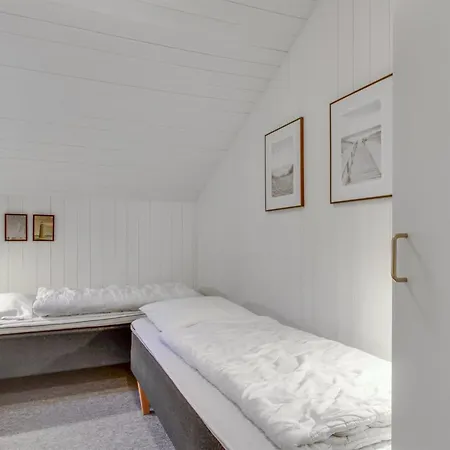 Jensen - 700m To The Fjord By Interhome *