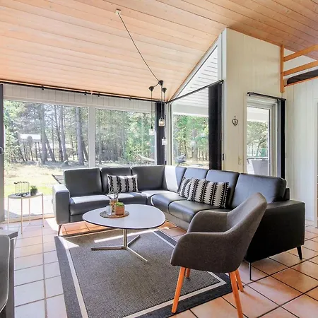 Jensen - 700m To The Fjord By Interhome Feriehus *
