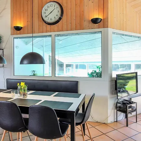Jensen - 700m To The Fjord By Interhome Feriehus *