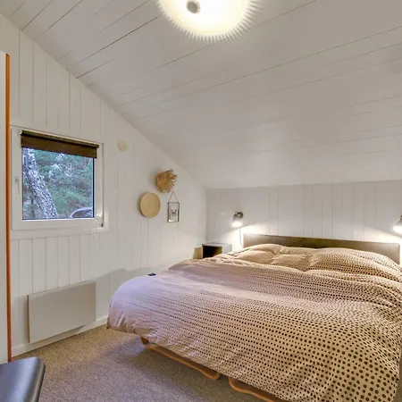 Jensen - 700m To The Fjord By Interhome *