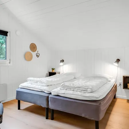 Jensen - 700m To The Fjord By Interhome *